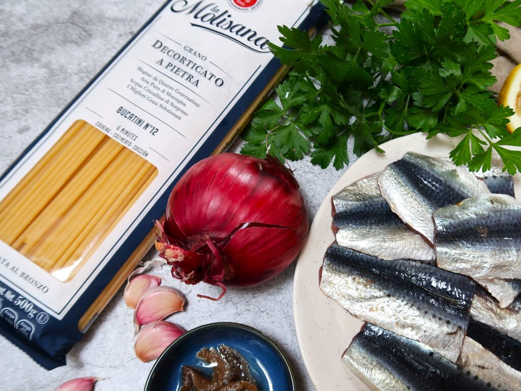 Bucatini with sardines ingredients