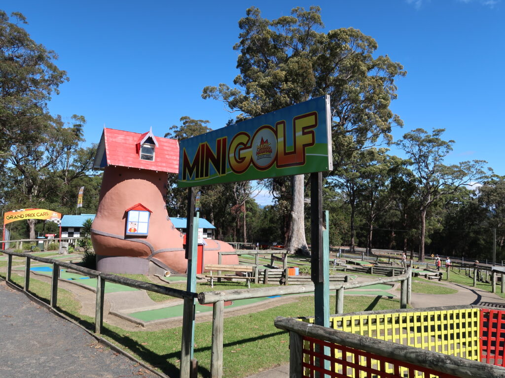 minigolf at magic mountain